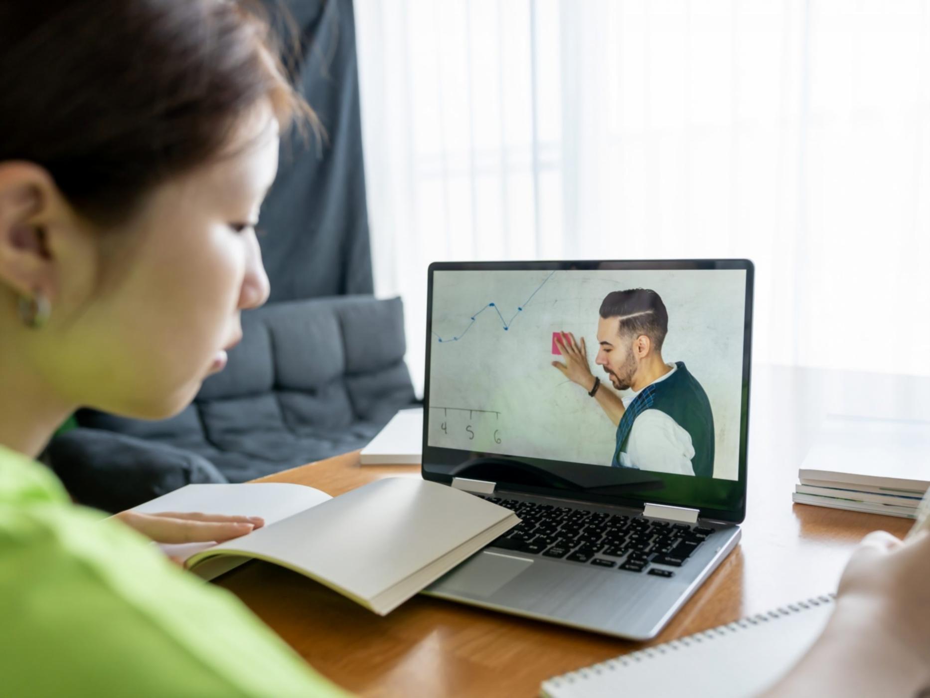 Plataforma educativa Klynentex con ambiente de aprendizaje digital